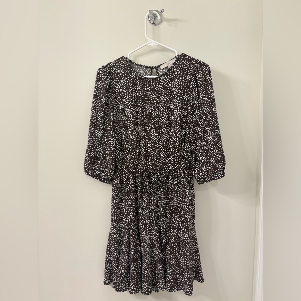 Casual dress with back cutout